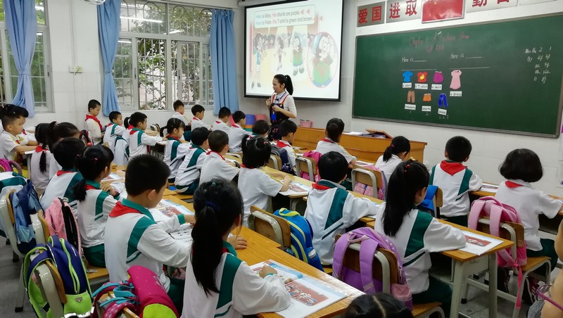 英语老师好活泼呀！