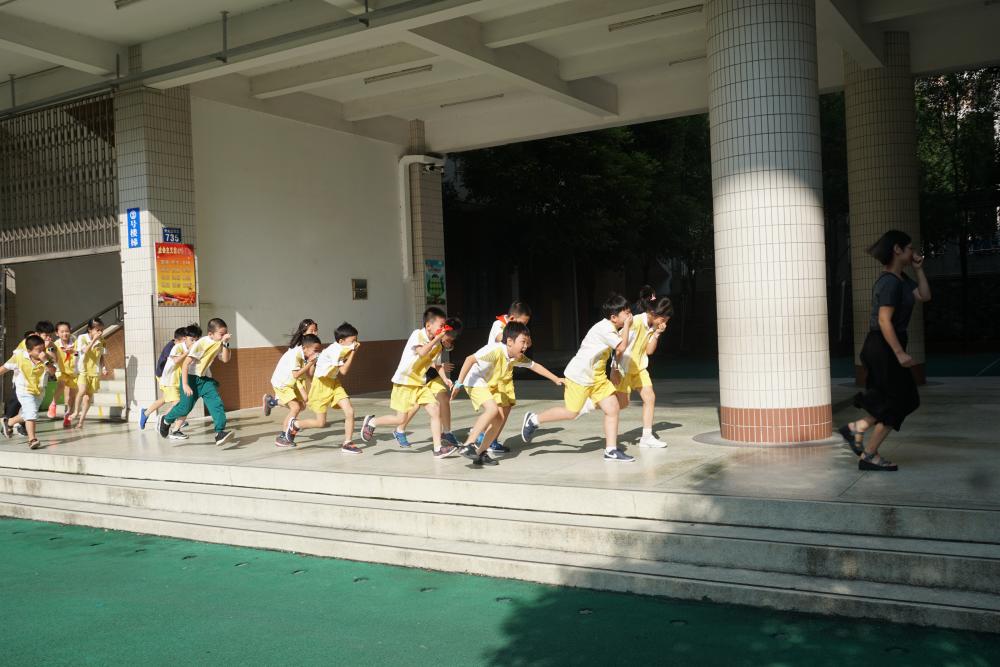 安全疏散演练 